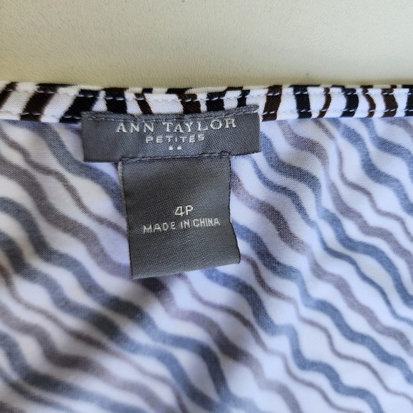 Ann Taylor Faux Wrap Dress White Black Brown V Neck Office V- Neck Stretch Sz 4P - Picture 9 of 13